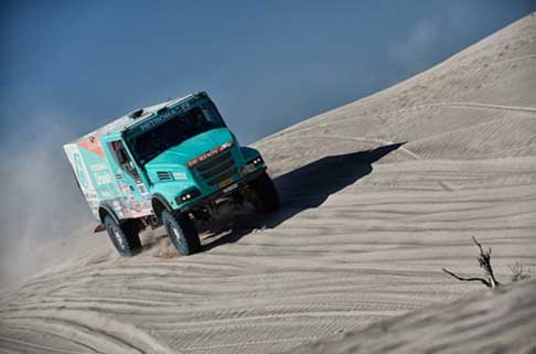 Dakar 2014 - Dakar 2014 stage 5: camion Iveco di Gerard De Rooy leader della classifica generale per i Truck width=