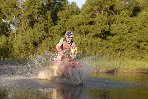 Dakar 2014 - Dakar 2014 stage 6 il biker Helder Rodrigues si Honda width=