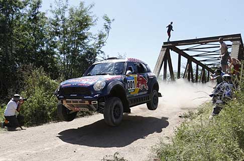 Buenos Aires - Villa Carlos Paz - Al-Attiyah Nasser e Baumel Matthieu su Mini All4 Racing vincitori 1^ tappa della Dakar 2015 width=