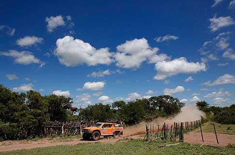 Rosario - Buenos Aires  - Gordon Robby su Hummer vince la 13^ tappa della Dakar 2015 width=