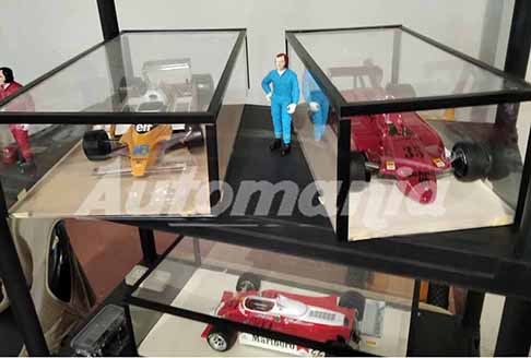 Fiera dell´Elettronica Scandiano - Alfa Romeo Giacomelli prototipo rossa e la monoposto di F1 Renault RS10 del pilota René Arnoux alla Fiera dell´Elettronica di Scandiano a Reggio Emilia. Guarda le Foto Live!