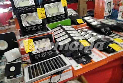 Fiera dell´Elettronica Scandiano - Lampade a Led con panelli solari alla Fiera dell'Elettronica di Scandiano in provincia di Reggio Emilia. Scopri le Foto!
