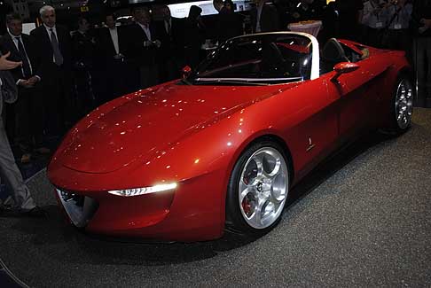Pininfarina - Paolo Pininfarina concept car Spyder 2uettottanta a Salone di Ginevra 2010 width=