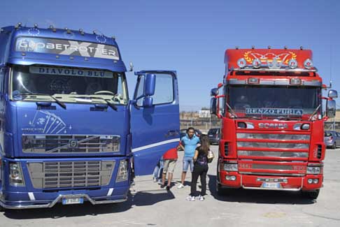 Levante Tuning Day - Truck volvo Diablo Blu e truck Scania 530 all´Autodromo del Levante di Binetto width=