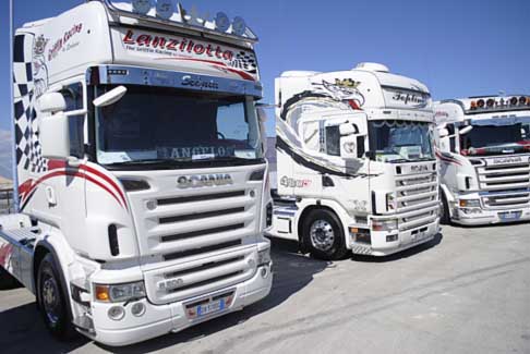 Levante Tuning Day - Levante Tuning Day 2013: trucks Scania presso all´Autodromo del Levante a Binetto width=