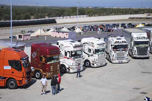 Levante Tuning Day - Vista panoramica camion all´Autodromo del Levante a Binetto (Bari) width=