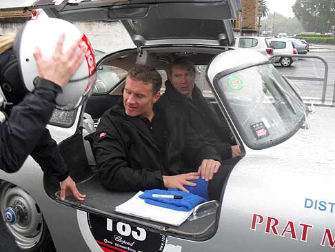 Mercedes-Benz - EX piloti di Formula 1 Mika Hakkinen e David Coulthard sulla Mercedes 300 SL W194 immortalati da Automania lo scorso anno width=