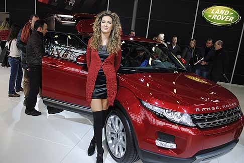 Land Rover - Suv Rage Rover Evoque 5 porte e sexy hostess width=
