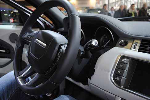 Land Rover - Rage Rover Evoque 5 porte volante width=