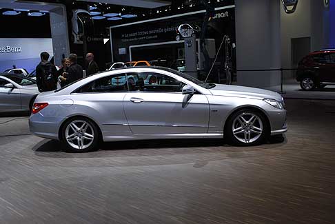 Mercedes - Stan Mercedes-Benz al Salone dell´automobile di Parigi width=