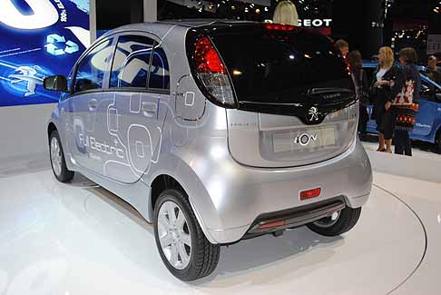 Peugeot - Peugeot Ion auto elettrica retrotreno della city car elettrica della casa del Leone al Salone di Parigi width=