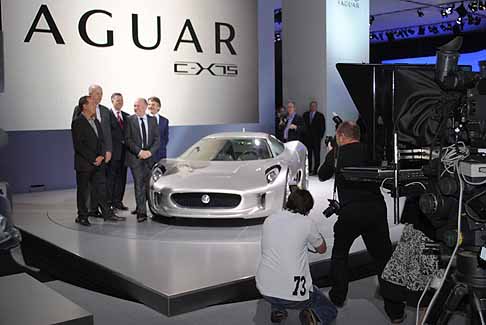 Jaguar - Jaguar C-X75 presentazione ufficiale width=