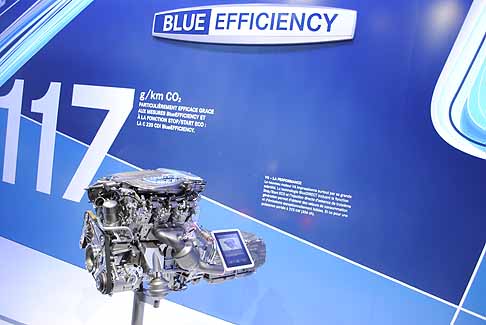 Mercedes - Motori Mercedes BlueEfficiency al Motor Show di Parigi width=