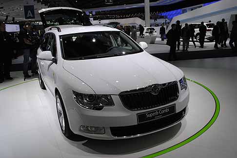 Skoda - Skoda Superb Combi GreenLine  width=