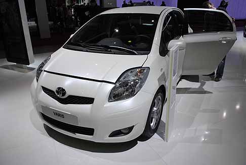Toyota - Toyota Yaris width=