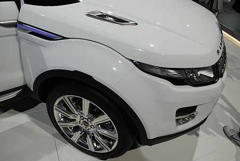 Land Rover - Range Rover Evoque dettaglio anteriore Suv width=
