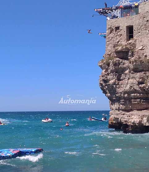 Tuffi Polignano a Mare Cliff Diving - Tuffo acrobatico da 27 m al Red Bull Cliff Diving World Siries 2025 a Polignano a Mare