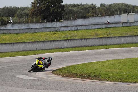 Trofeo Inverno - De Luca Marco su moto Yamaha al tornantino in gara per il Trofeo Inverno 2015 presso l´Autodromo del Levante
