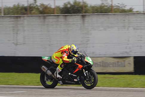 Trofeo Inverno - Melone Alessandro moto Suzuki rettilineo in gara classe 600 Open/Amatori al Trofeo Inverno 2015 presso l´Autodromo del Levante a Binetto