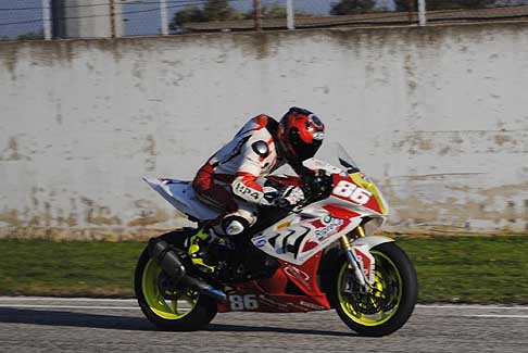 Classe Open - Moto BMW di Divicaro Cosimo sul rettilineo in gara 3 al Trofeo Inverno 2015 all´Autodromo del Levante