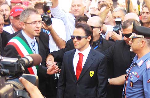 Felipe Massa - Felipe Massa con il sindaco della città di Brisighella width=