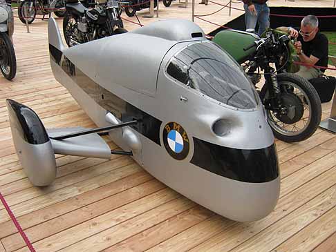 BMW - Prototipo BMW a forma di Siluro esposto al Concorso d´Eleganza Villa d´Este 2011 width=