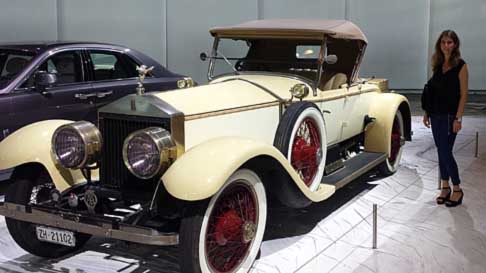 Esposizione auto storiche - Auto d´epoca Rolls-Royce esposizione interna al Concorso di Eleganza a Villa d´Este sul lago di Como width=