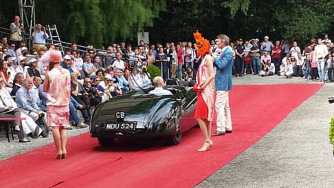 Esposizione auto storiche - Sfilata vetture d´epoca a Villa d´Este sul lago di Como width=